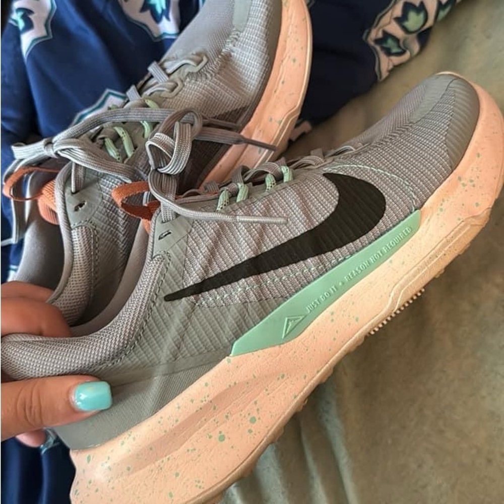 Nike tennis shoes